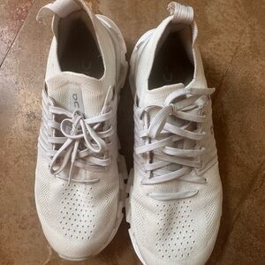 On Cloud Sneakers W9